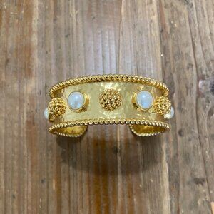 CAPUCINE DE WULF BERRY GEM CUFF PEARL BRACELET
